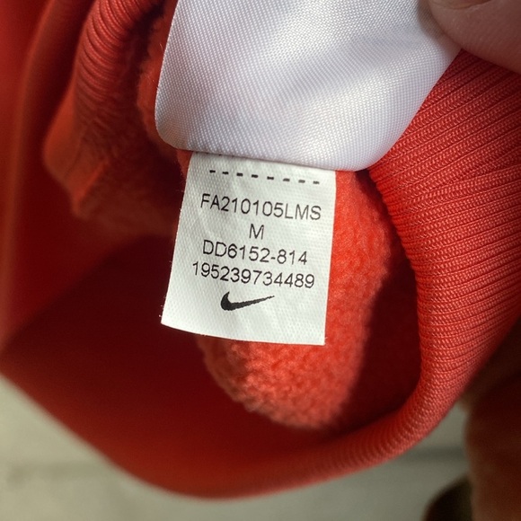 Nike Ladies Therma Fit Crew Neck - Picture 9 of 9